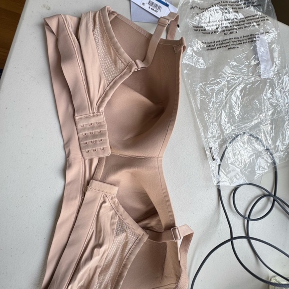 Calvin Klein Tan Seamless Bra with Textured Design - Picture 3 of 3